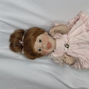 Missy Lee Middleton Signed vinyl baby doll vintage 1990s good condition